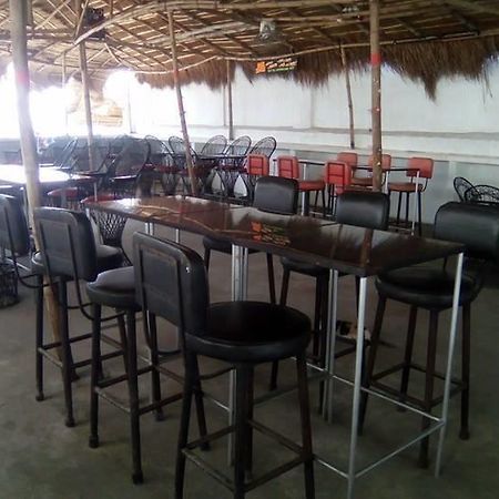 Gumleaves Hotel And Restaurant Olongapo City Exteriör bild